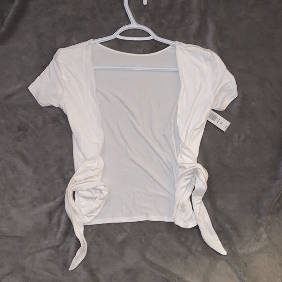 BRAND NEW White tie open back tshirt aritzia babaton - Picture 3 of 4
